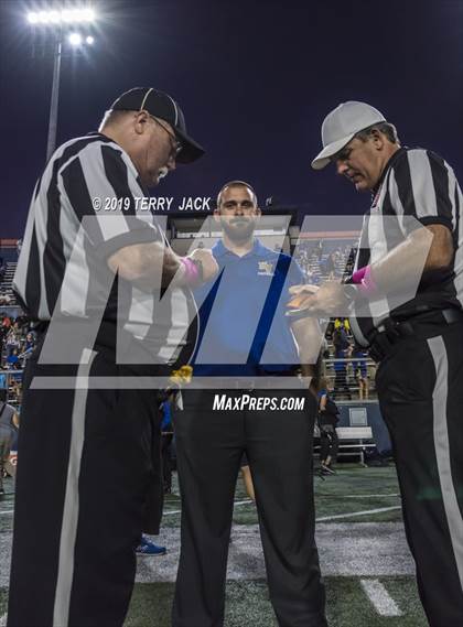 Thumbnail 2 in Fountain Valley vs. Edison photogallery.