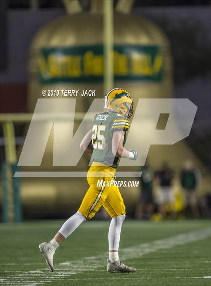 Thumbnail 2 in Fountain Valley vs. Edison photogallery.