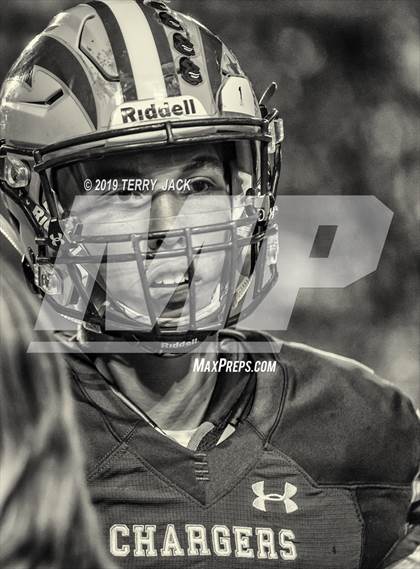 Thumbnail 2 in Fountain Valley vs. Edison photogallery.