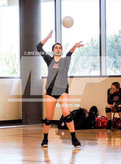 Thumbnail 3 in Mater Dei vs. Marymount (NIKE Tournament of Champions)  photogallery.