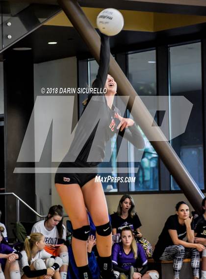 Thumbnail 3 in Mater Dei vs. Marymount (NIKE Tournament of Champions)  photogallery.