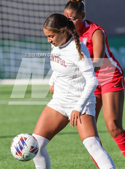 Thumbnail 2 in Bountiful vs. Springville (UHSAA 5A Semi Final) photogallery.