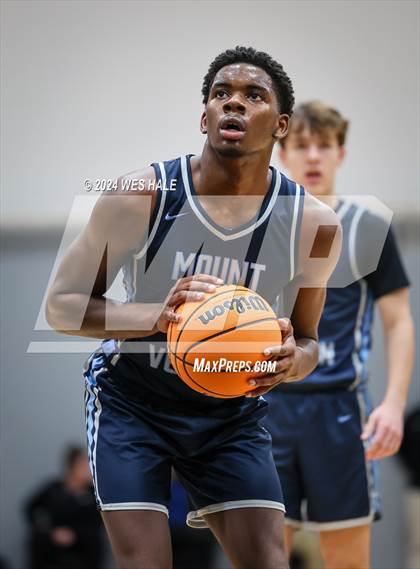 Thumbnail 2 in Mount Vernon vs Lausanne Collegiate (Memphis Hoopfest) photogallery.