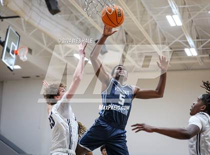 Thumbnail 2 in Mount Vernon vs Lausanne Collegiate (Memphis Hoopfest) photogallery.