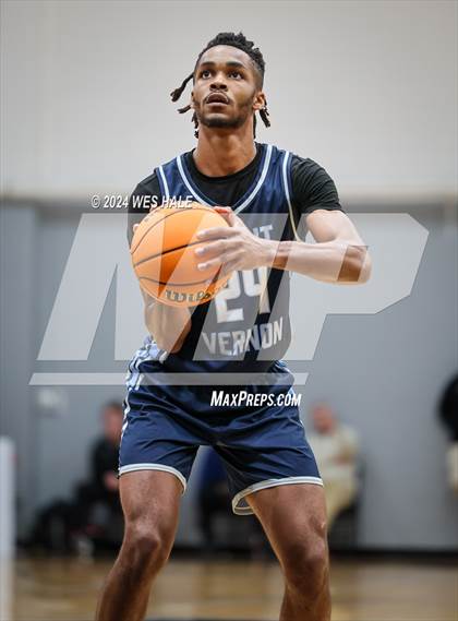Thumbnail 2 in Mount Vernon vs Lausanne Collegiate (Memphis Hoopfest) photogallery.