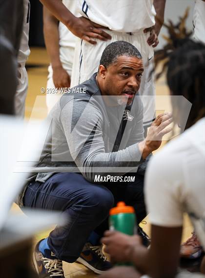 Thumbnail 1 in Mount Vernon vs Lausanne Collegiate (Memphis Hoopfest) photogallery.