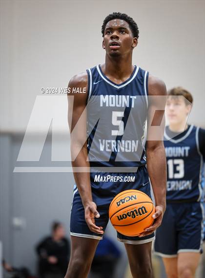 Thumbnail 1 in Mount Vernon vs Lausanne Collegiate (Memphis Hoopfest) photogallery.