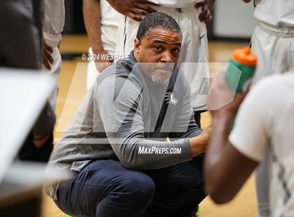 Thumbnail 2 in Mount Vernon vs Lausanne Collegiate (Memphis Hoopfest) photogallery.