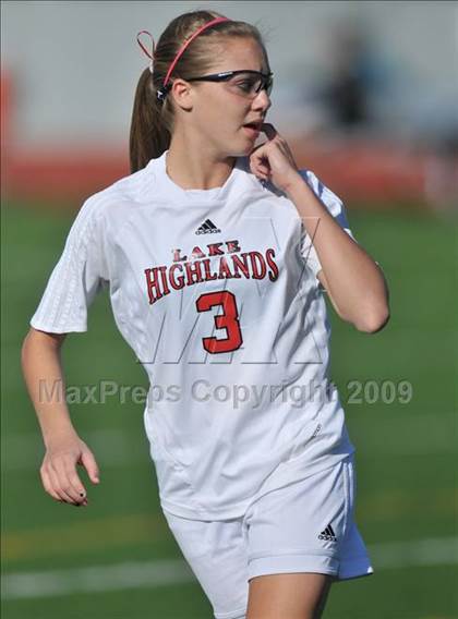 Thumbnail 3 in Lake Highlands vs. Garland (Class 5A Region II quarterfinals) photogallery.
