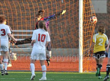 Thumbnail 1 in Lake Highlands vs. Garland (Class 5A Region II quarterfinals) photogallery.