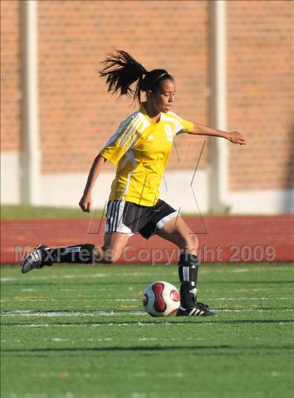 Thumbnail 3 in Lake Highlands vs. Garland (Class 5A Region II quarterfinals) photogallery.
