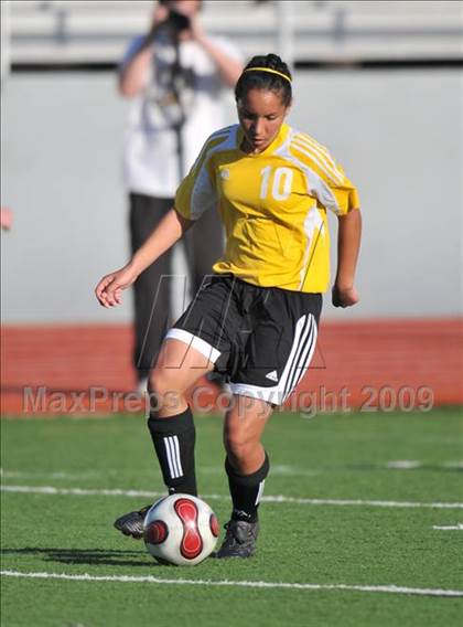 Thumbnail 3 in Lake Highlands vs. Garland (Class 5A Region II quarterfinals) photogallery.