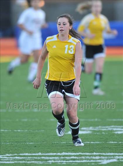 Thumbnail 2 in Lake Highlands vs. Garland (Class 5A Region II quarterfinals) photogallery.