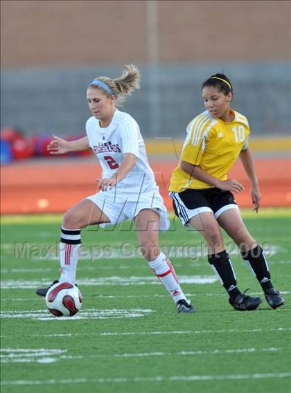 Thumbnail 2 in Lake Highlands vs. Garland (Class 5A Region II quarterfinals) photogallery.