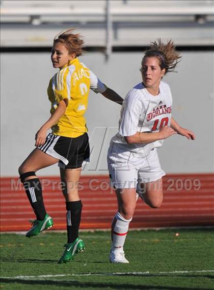 Thumbnail 1 in Lake Highlands vs. Garland (Class 5A Region II quarterfinals) photogallery.