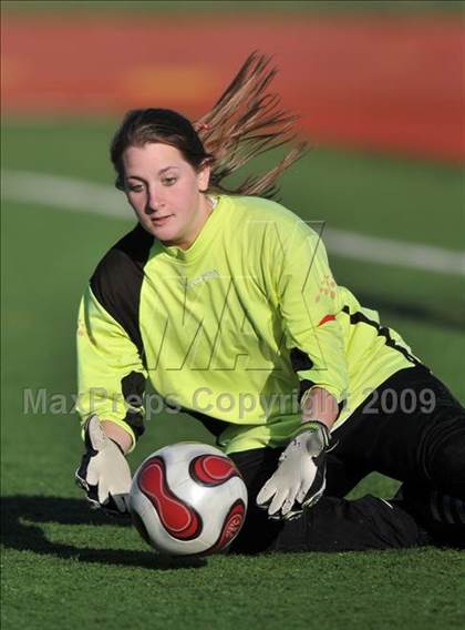 Thumbnail 1 in Lake Highlands vs. Garland (Class 5A Region II quarterfinals) photogallery.