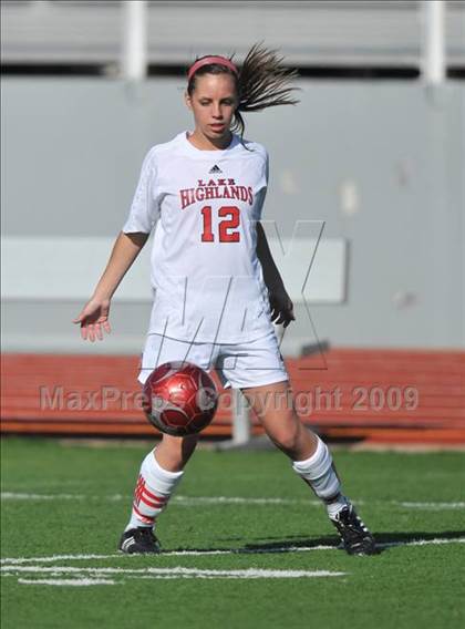 Thumbnail 2 in Lake Highlands vs. Garland (Class 5A Region II quarterfinals) photogallery.