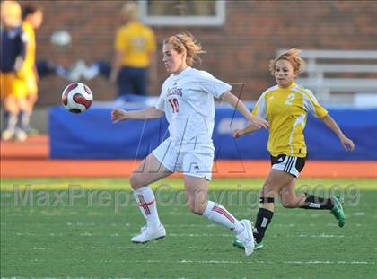 Thumbnail 1 in Lake Highlands vs. Garland (Class 5A Region II quarterfinals) photogallery.