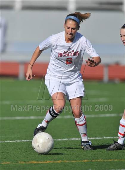 Thumbnail 3 in Lake Highlands vs. Garland (Class 5A Region II quarterfinals) photogallery.