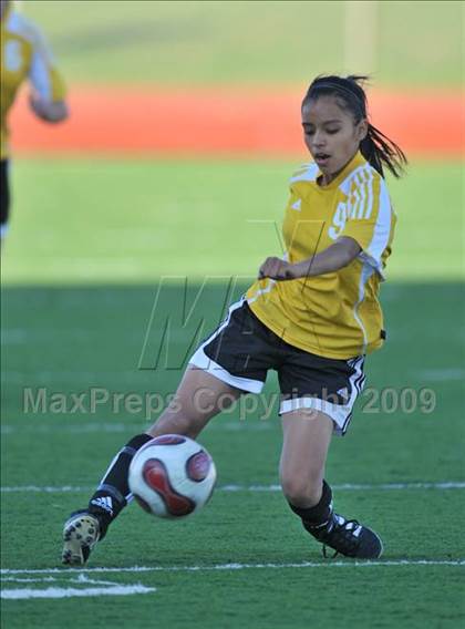 Thumbnail 2 in Lake Highlands vs. Garland (Class 5A Region II quarterfinals) photogallery.