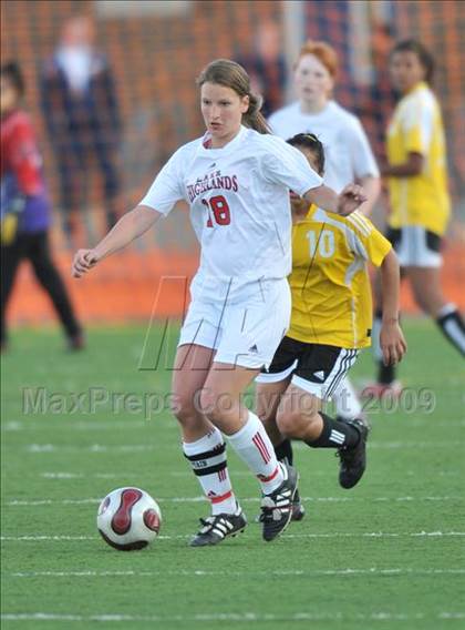 Thumbnail 2 in Lake Highlands vs. Garland (Class 5A Region II quarterfinals) photogallery.