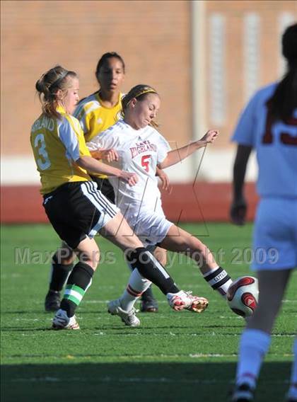 Thumbnail 2 in Lake Highlands vs. Garland (Class 5A Region II quarterfinals) photogallery.