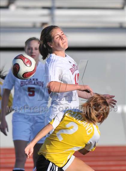 Thumbnail 2 in Lake Highlands vs. Garland (Class 5A Region II quarterfinals) photogallery.
