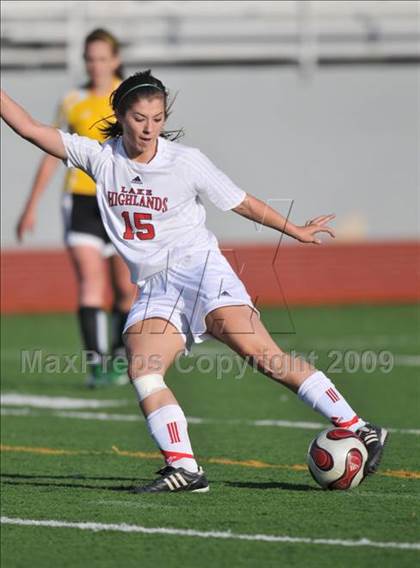 Thumbnail 1 in Lake Highlands vs. Garland (Class 5A Region II quarterfinals) photogallery.