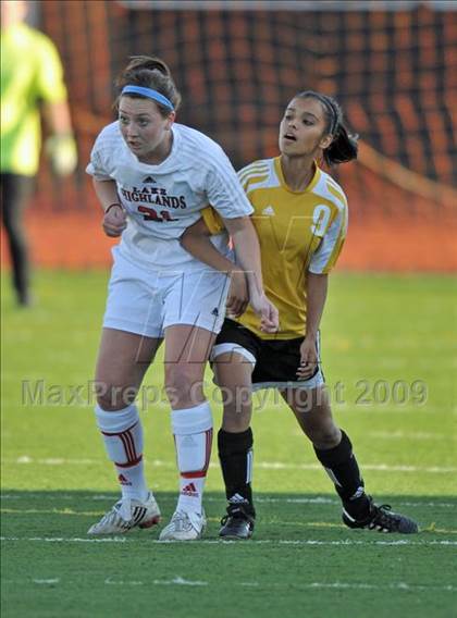 Thumbnail 1 in Lake Highlands vs. Garland (Class 5A Region II quarterfinals) photogallery.