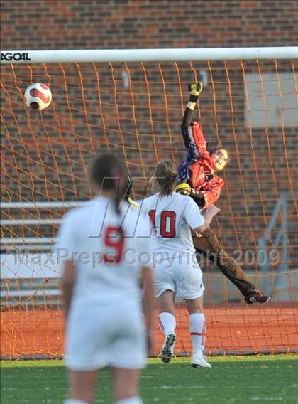Thumbnail 3 in Lake Highlands vs. Garland (Class 5A Region II quarterfinals) photogallery.