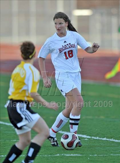 Thumbnail 1 in Lake Highlands vs. Garland (Class 5A Region II quarterfinals) photogallery.