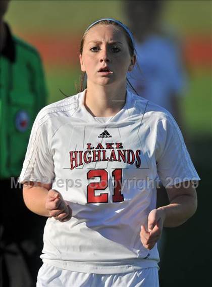 Thumbnail 3 in Lake Highlands vs. Garland (Class 5A Region II quarterfinals) photogallery.