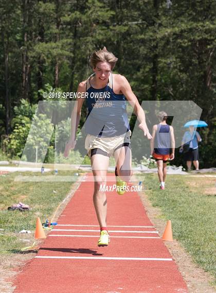 Thumbnail 2 in NCISAA Division II Championship photogallery.