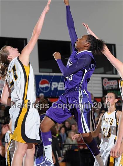 Thumbnail 3 in Sacramento vs. Del Oro (CIF SJS D3 Playoffs) photogallery.