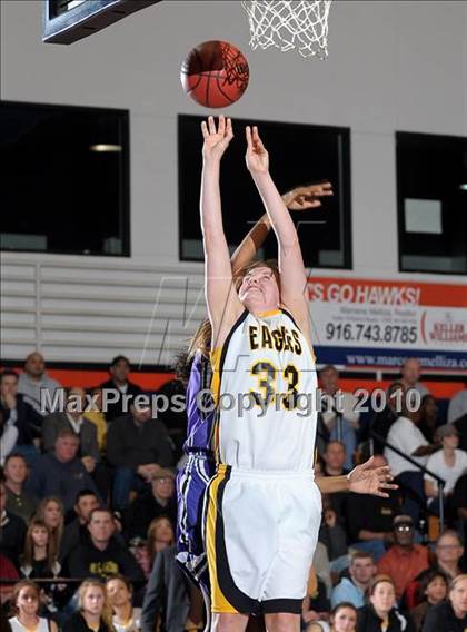 Thumbnail 3 in Sacramento vs. Del Oro (CIF SJS D3 Playoffs) photogallery.