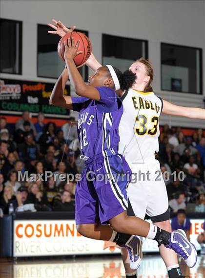 Thumbnail 1 in Sacramento vs. Del Oro (CIF SJS D3 Playoffs) photogallery.