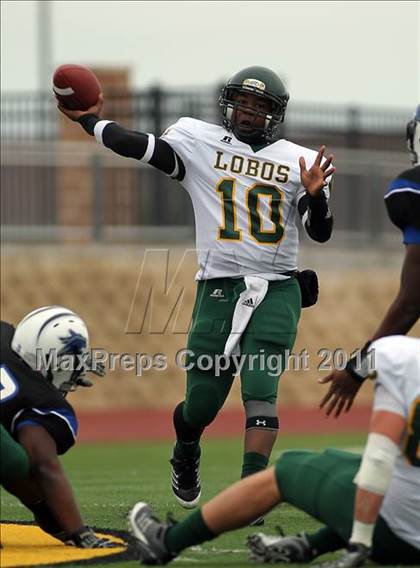 Thumbnail 2 in Dekaney vs. Longview (5A Division 2 Region 2 Semifinals) photogallery.