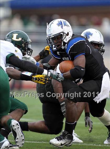 Thumbnail 1 in Dekaney vs. Longview (5A Division 2 Region 2 Semifinals) photogallery.