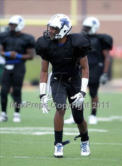 Thumbnail 1 in Dekaney vs. Longview (5A Division 2 Region 2 Semifinals) photogallery.