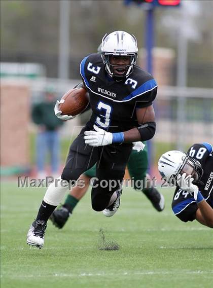 Thumbnail 3 in Dekaney vs. Longview (5A Division 2 Region 2 Semifinals) photogallery.