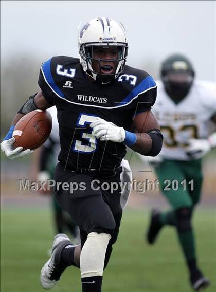 Thumbnail 2 in Dekaney vs. Longview (5A Division 2 Region 2 Semifinals) photogallery.