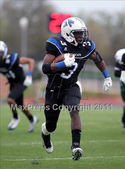Thumbnail 3 in Dekaney vs. Longview (5A Division 2 Region 2 Semifinals) photogallery.