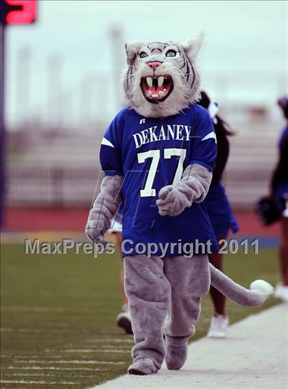Thumbnail 3 in Dekaney vs. Longview (5A Division 2 Region 2 Semifinals) photogallery.