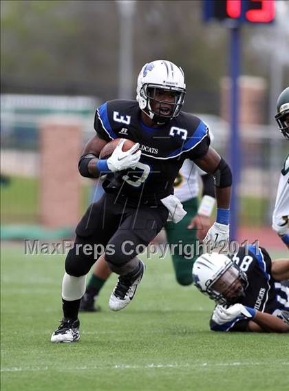 Thumbnail 1 in Dekaney vs. Longview (5A Division 2 Region 2 Semifinals) photogallery.