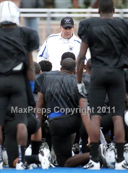 Thumbnail 1 in Dekaney vs. Longview (5A Division 2 Region 2 Semifinals) photogallery.