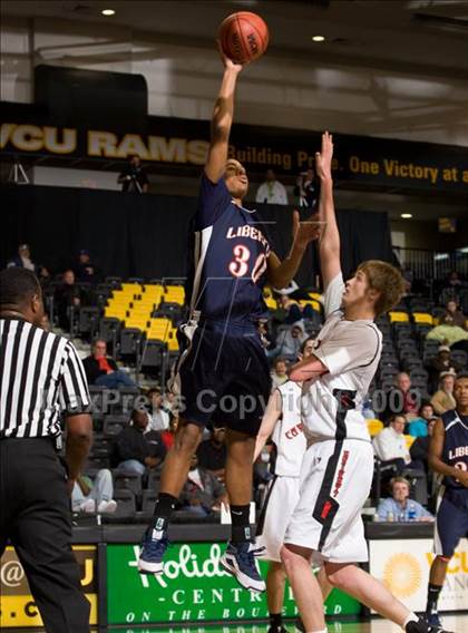 Thumbnail 3 in Liberty vs. Cave Spring (VHSL AA D3 Semifinal) photogallery.