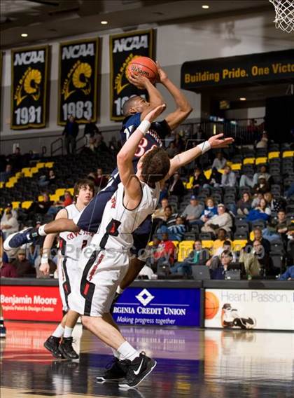 Thumbnail 1 in Liberty vs. Cave Spring (VHSL AA D3 Semifinal) photogallery.