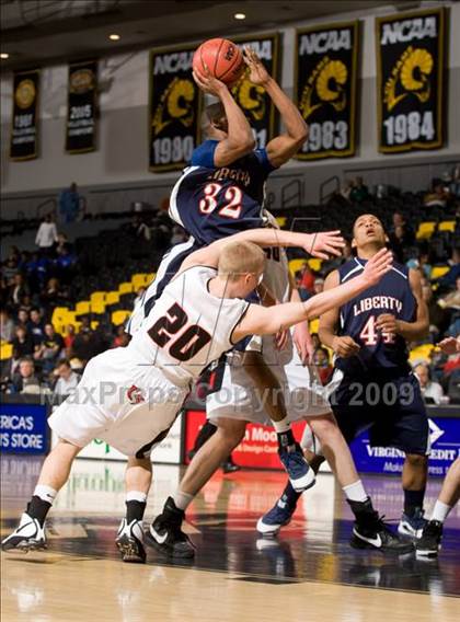Thumbnail 2 in Liberty vs. Cave Spring (VHSL AA D3 Semifinal) photogallery.