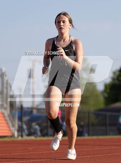 Thumbnail 2 in Weatherford Eagle Invitational (1600 Meter) photogallery.