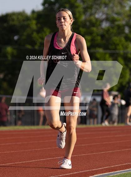 Thumbnail 2 in Weatherford Eagle Invitational (1600 Meter) photogallery.